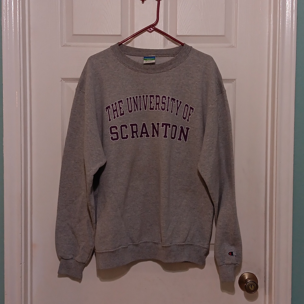 THE UNIVERSITY OF SCRANTON SWEASHIRT